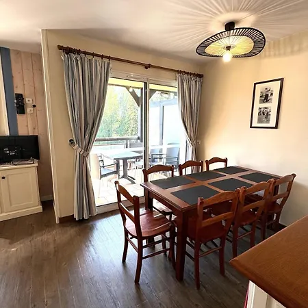 Du Golf - Piscine - 6 Personnes *