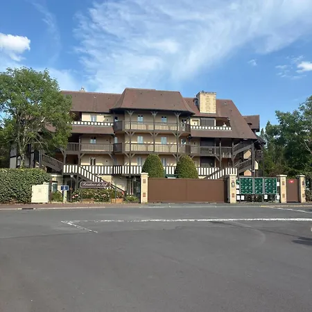 Apartment Du Golf - Piscine - 6 Personnes